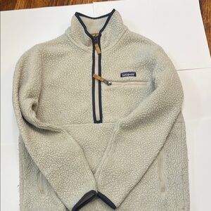 Patagonia Off-White Fleece Jacket with Navy Trim
